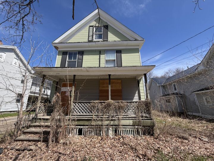 Property Photo:  299 Essex Street  ME 04401 