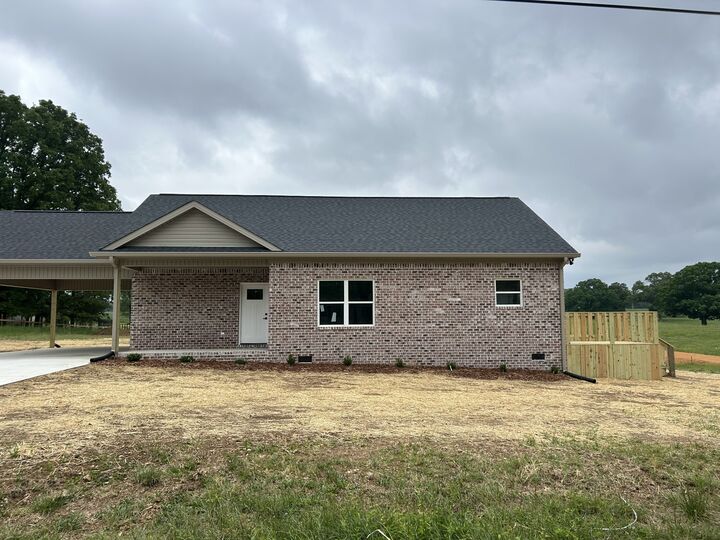 Property Photo:  1116 Baker Ln  TN 38464 