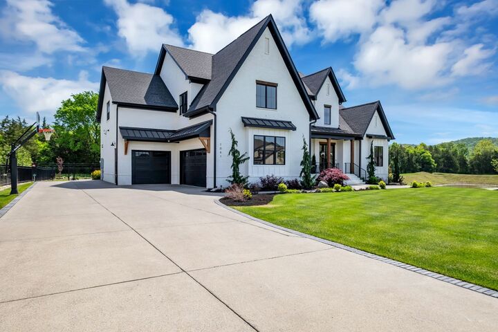 Property Photo:  1061 Annecy Pkwy  TN 37135 