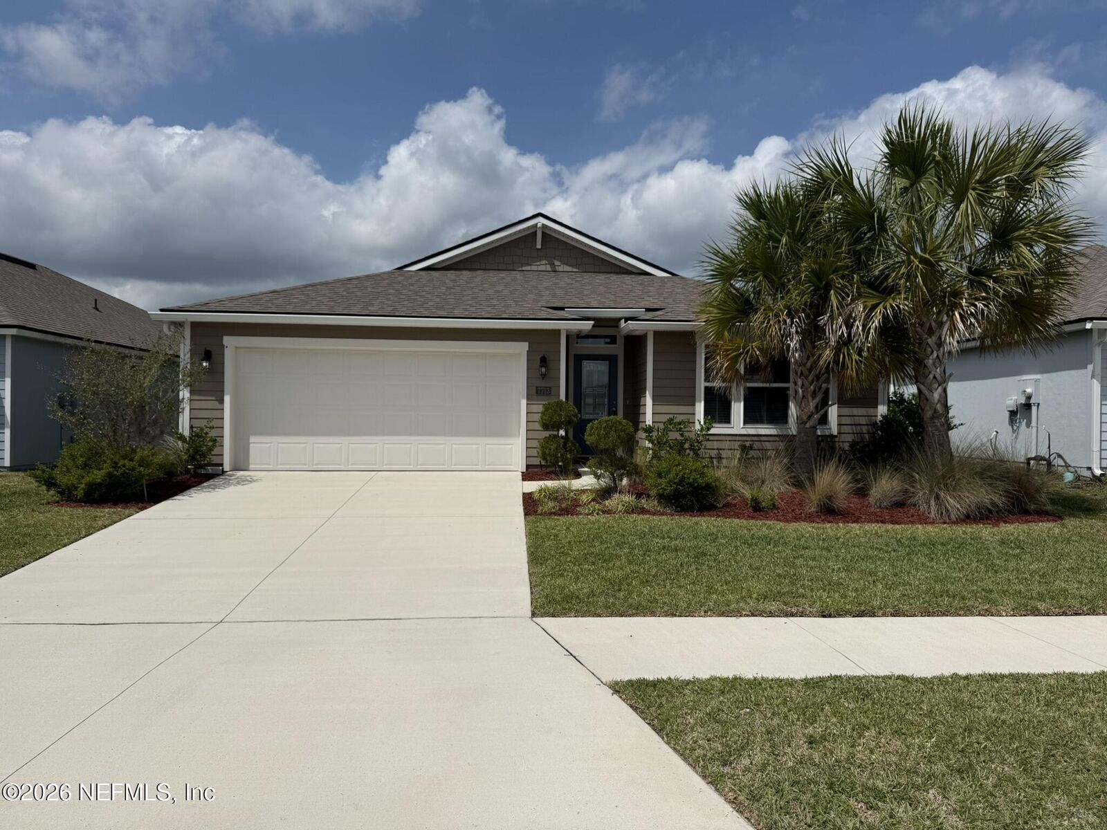 Property Photo:  7713 Island Fox Road  FL 32222 