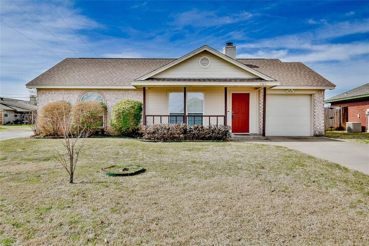 Property Photo:  1501 Morningside Drive  TX 76033 