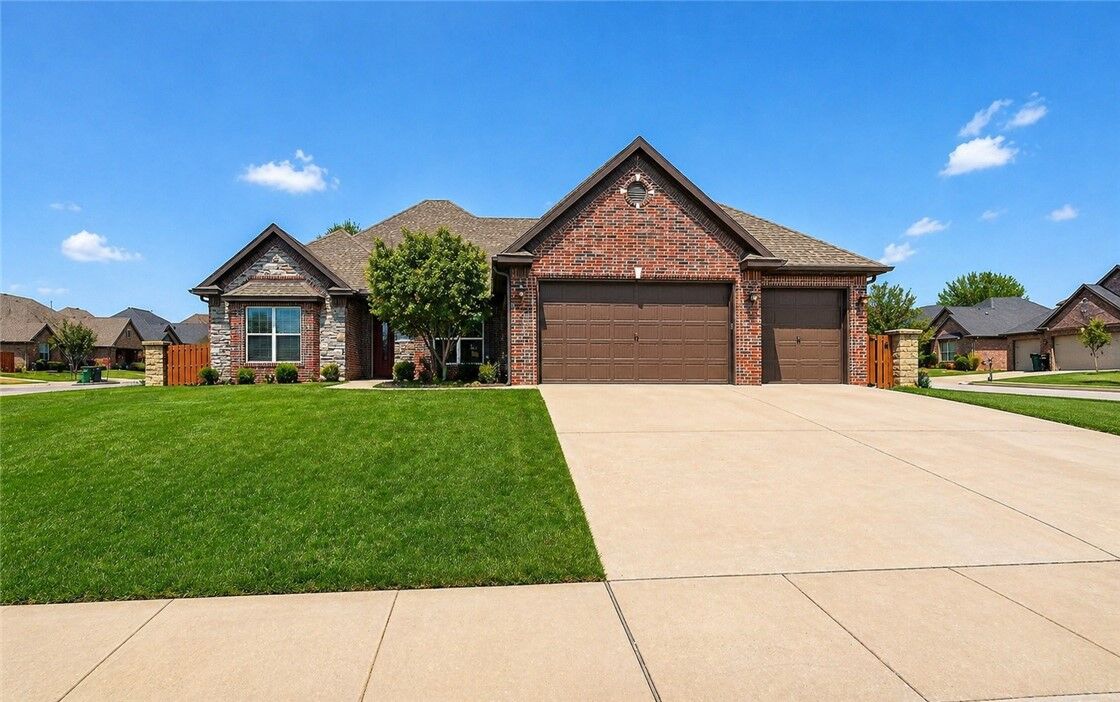 Property Photo: 4601 West Langmead Drive AR 72758