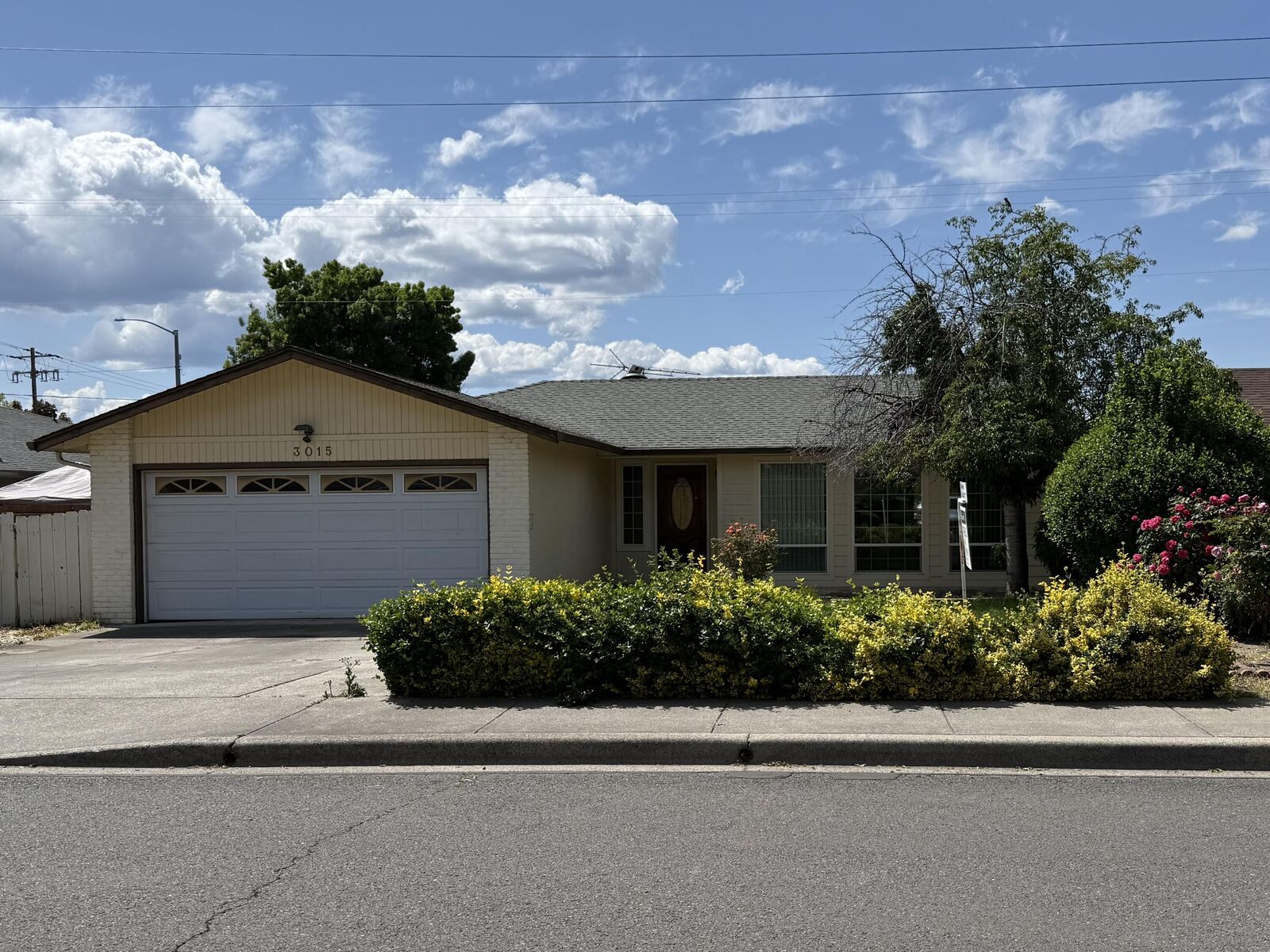 Property Photo:  3015 Milhoan Drive  OR 97504 