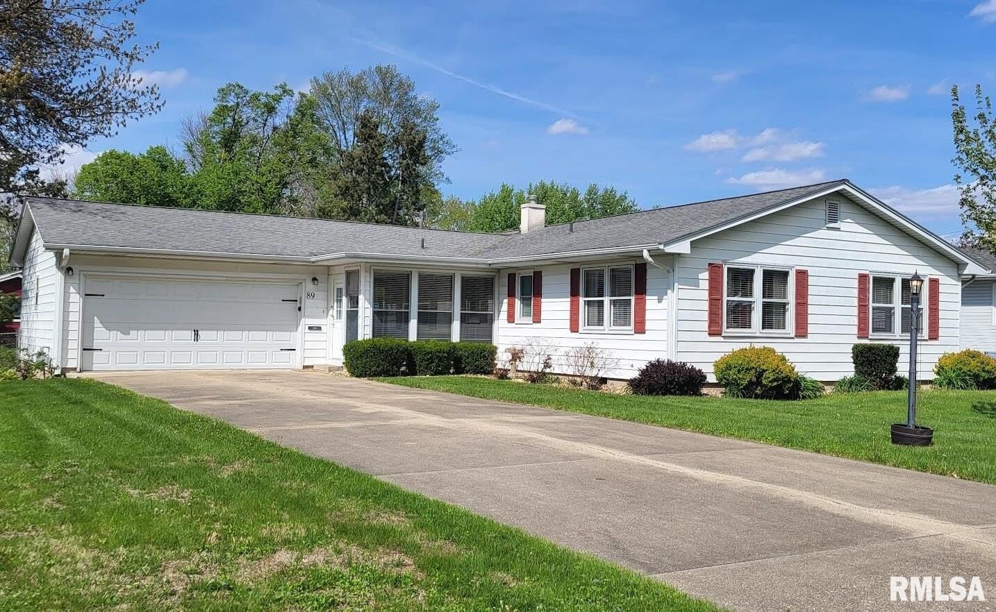 Property Photo: 89 Circle Drive IL 61401