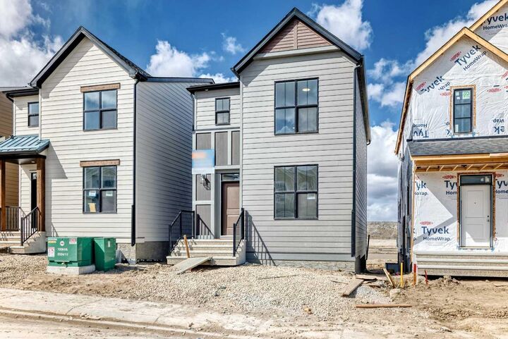 Property Photo: 1098 Sawgrass Link NW AB T4B 5V2
