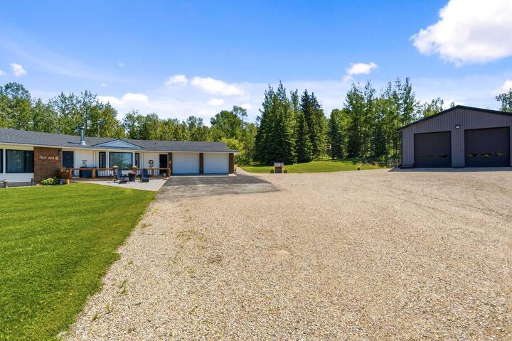 Property Photo: 114052 Township Road 592B AB T7S 1N8