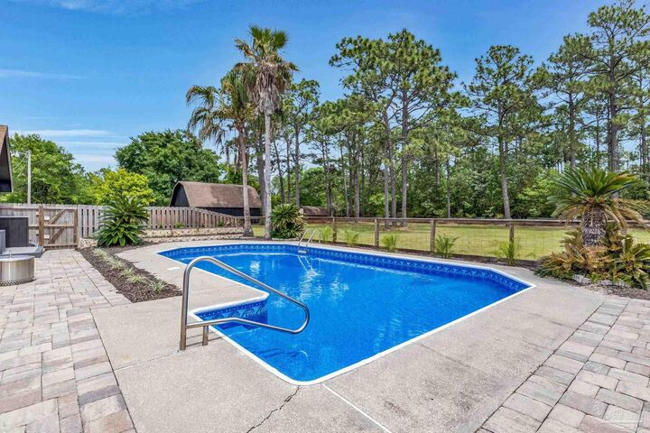 Property Photo:  3302 Nighthawk Ln  FL 32506 
