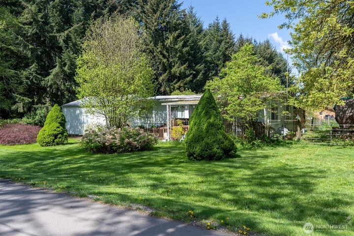 Property Photo:  806  10th Street  WA 98593 