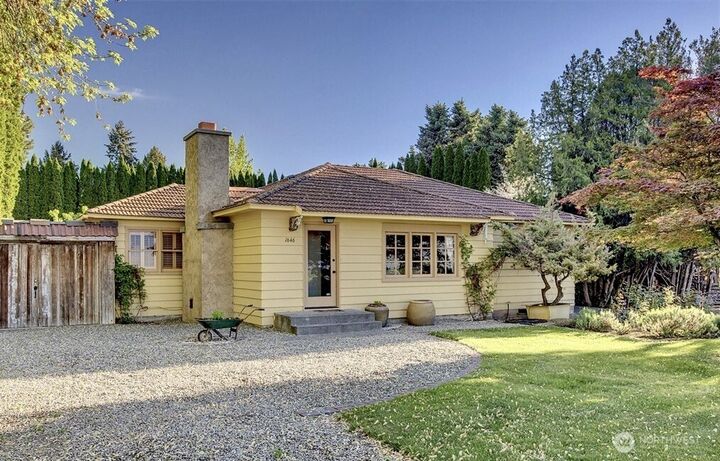Property Photo:  1646  Road 20  NW  WA 98851 