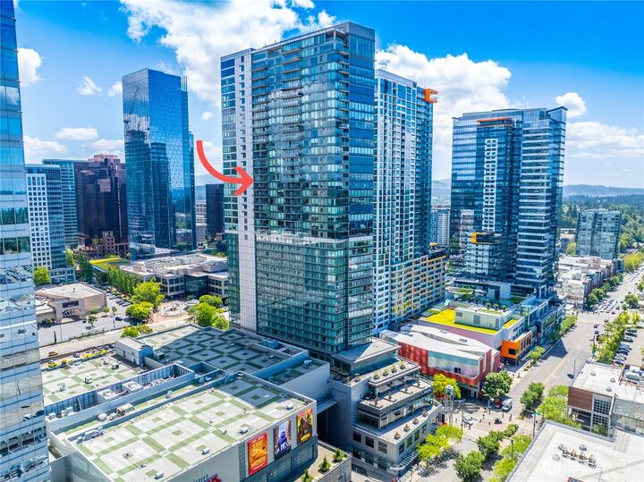 Property Photo:  650  Bellevue Way NE 2808  WA 98004 