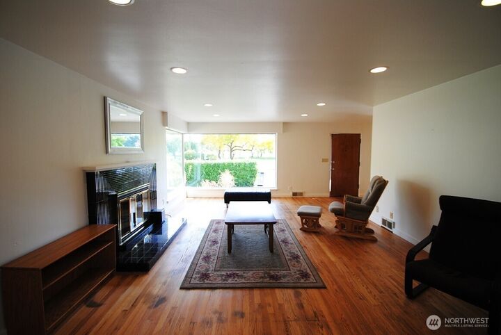 Property Photo:  3815  43rd Avenue S  WA 98118 