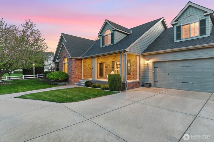 Property Photo:  1875 SE Sunflower Court  WA 99324 