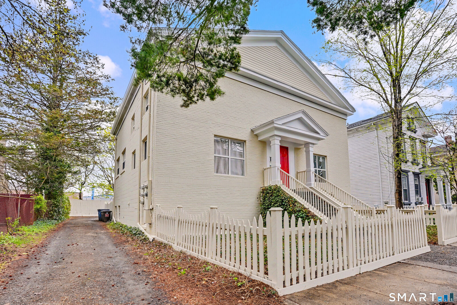 Property Photo:  287 Saint John Street  CT 06511 