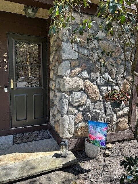 Property Photo:  454 Swanson Crescent 454  CT 06461 