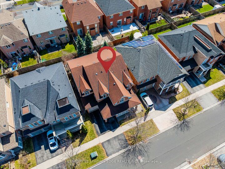 Photo de la propriété:  13 Forestbrook Drive  ON L6B 0E4 