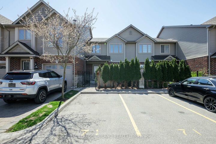 Property Photo: 1061 Eagletrace Drive 71 ON N6G 0T3