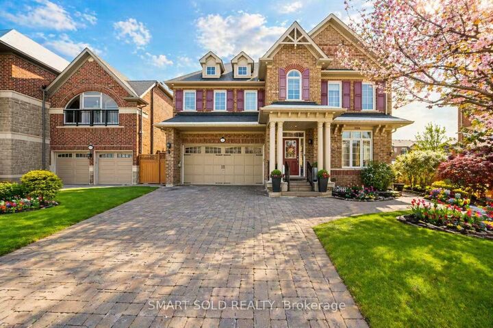 33 Earnshaw Drive — photo 1