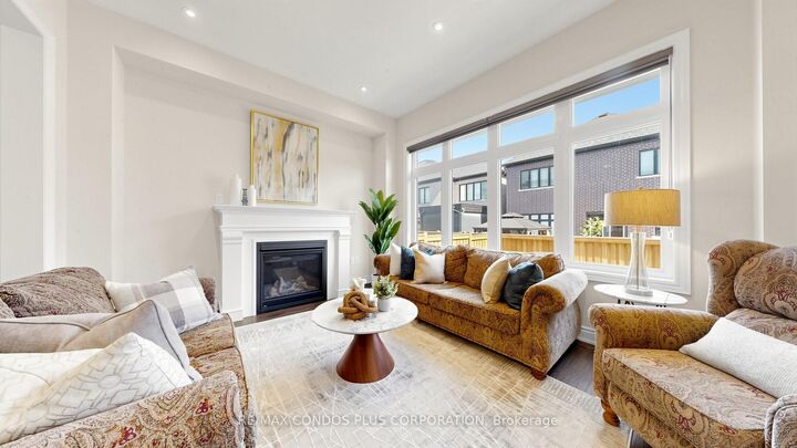 Property Photo: 1361 Yellow Rose Circle ON L6M 5L3