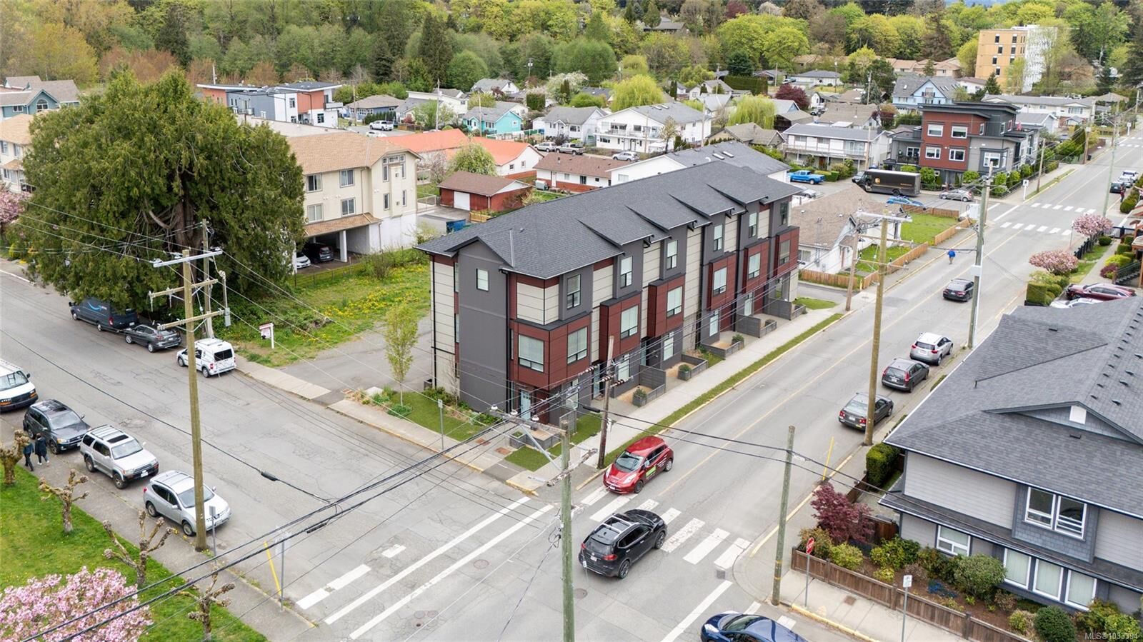 Property Photo: 545 Jubilee St #1 BC V9L 1X3