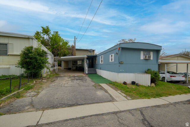 Property Photo:  41 W Crawford Pl S  UT 84070 