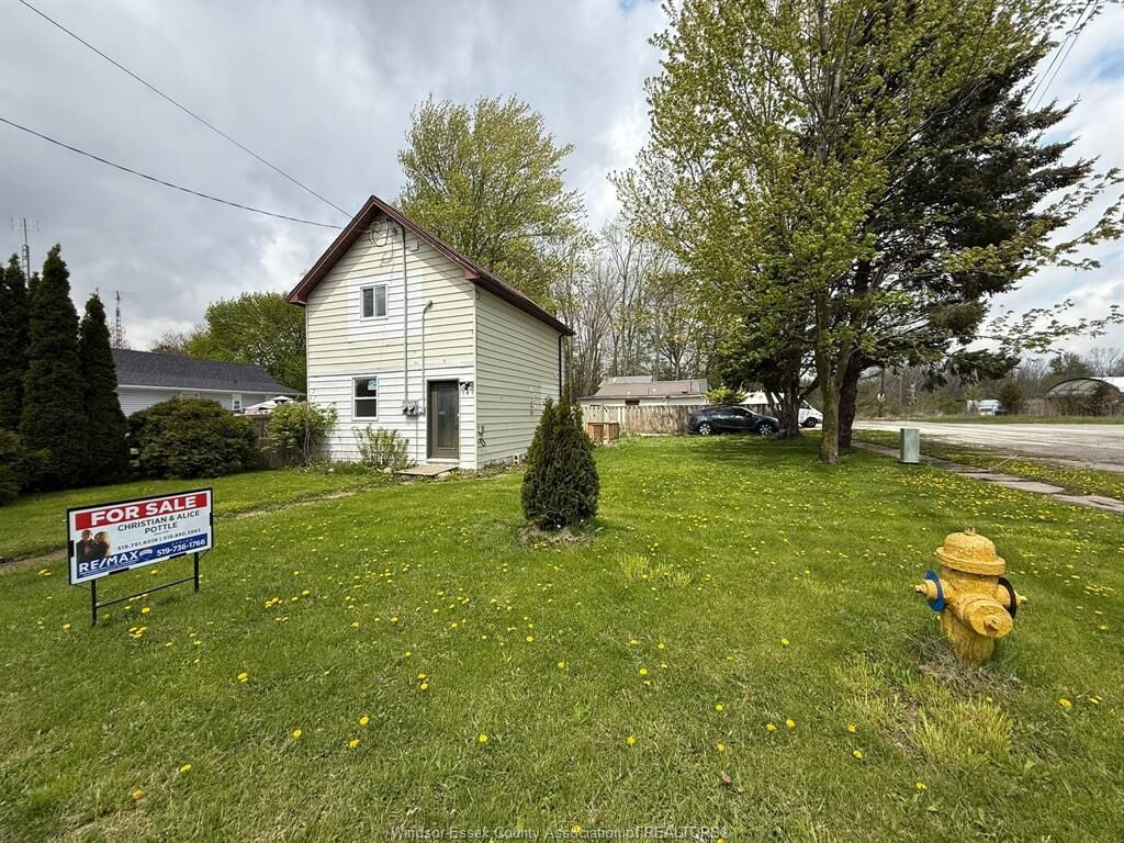 Property Photo: 241 Colborne Street ON N7M 3M2