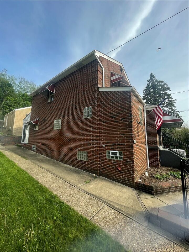 Property Photo:  956 Beaver Rd  PA 15003 
