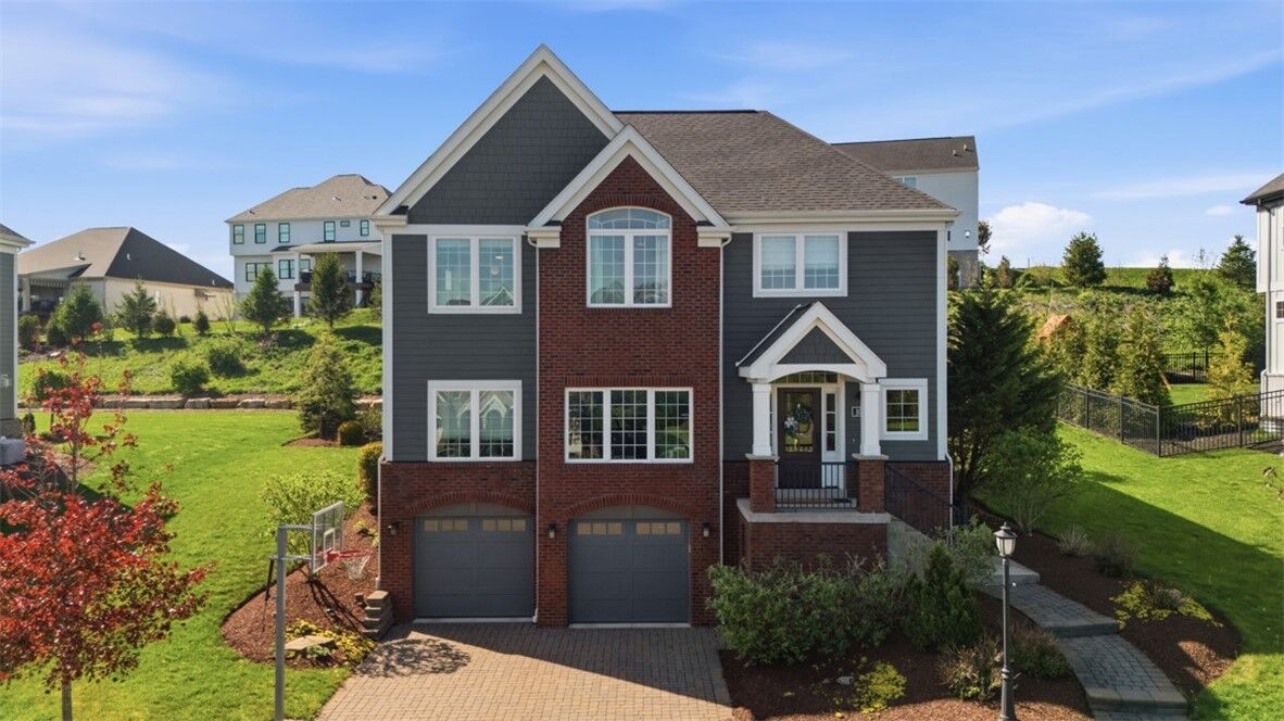 Property Photo:  1018 Colony Dr  PA 15205 