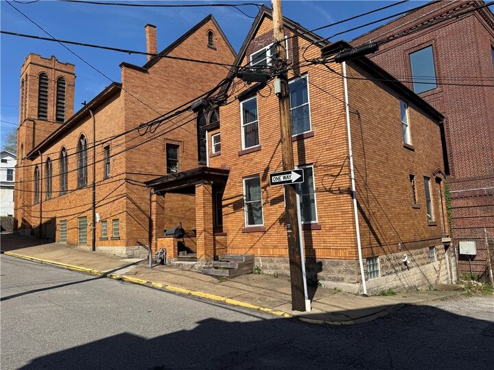 Property Photo:  747 Chartiers Ave  PA 15136 