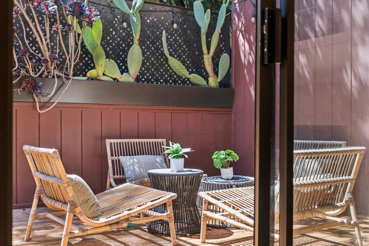 Property Photo:  820 Mission Avenue 4  CA 94901 
