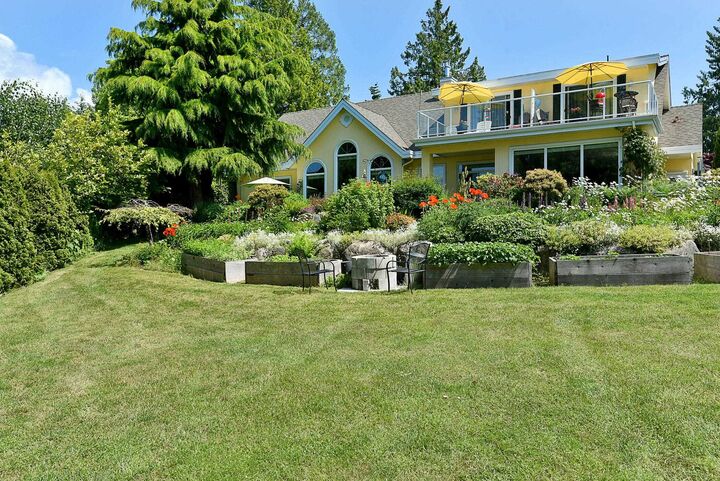 Property Photo: 397 Vernon Place BC V0N 1V5