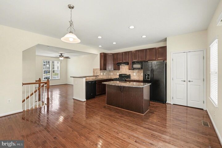 Property Photo:  4604 Alliance Way  VA 22408 