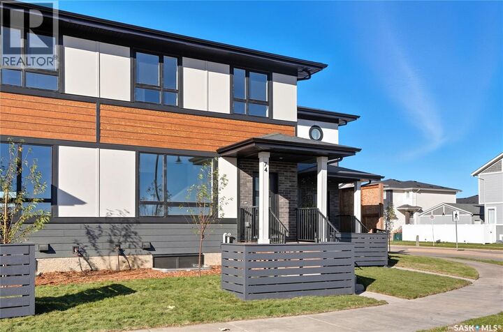 Property Photo:  22 Taskamanwa Terrace  SK S7V 1Z7 