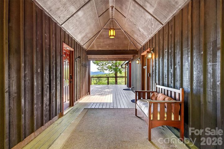 Property Photo:  965 Grandview Peaks Drive  NC 28761 