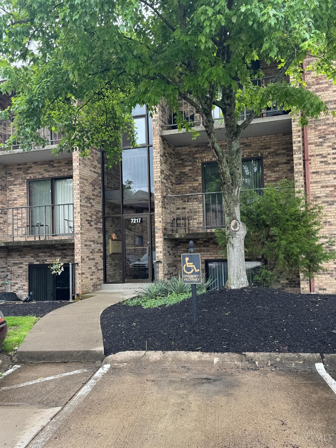 Property Photo:  7217 Creekview Drive  OH 45247 