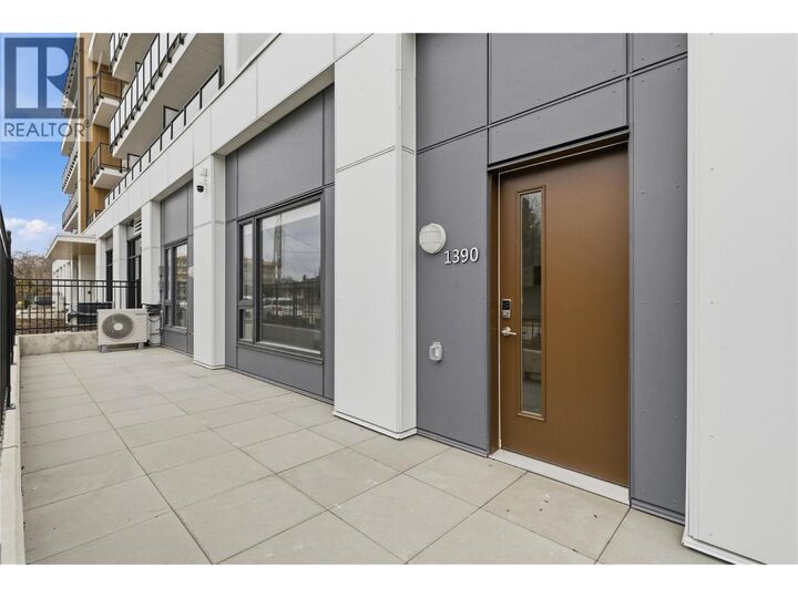 Property Photo: 1390 Pridham Avenue Th4 BC V1Y 0P7