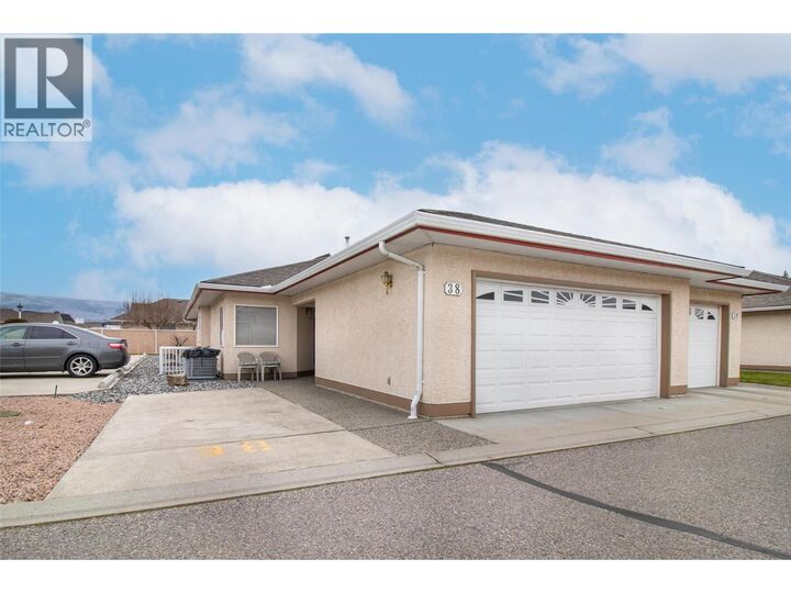 1874 Parkview Crescent 38 — photo 1