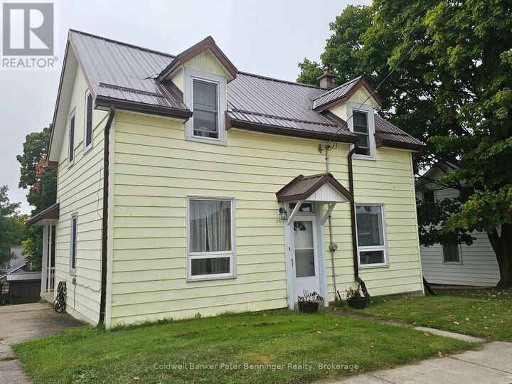 Photo de la propriété:  28 4th Street North  ON N0G 1L0 