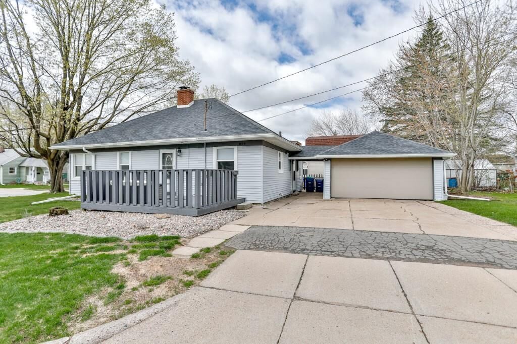 Property Photo:  828 E Wausau Avenue  WI 54403 
