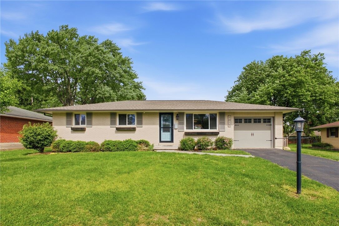 Property Photo:  1015 Romanus Drive  OH 45377 