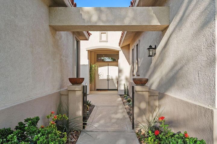 Property Photo:  65 San Marino Circle  CA 92270 