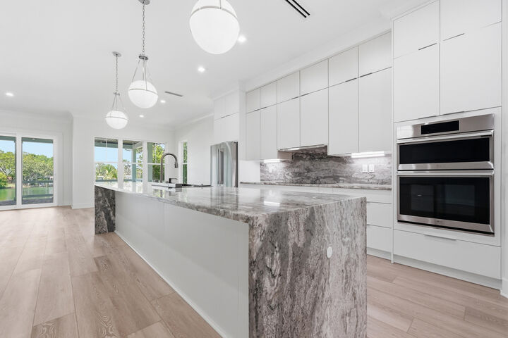 Property Photo:  8 Yacht Club Drive  FL 32548 