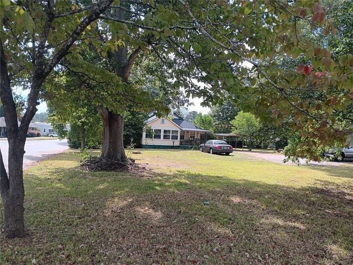 Property Photo:  406 Brookwood Drive  GA 30286 