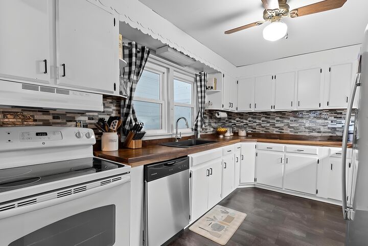 Property Photo:  373 County Road 159  AL 35958 