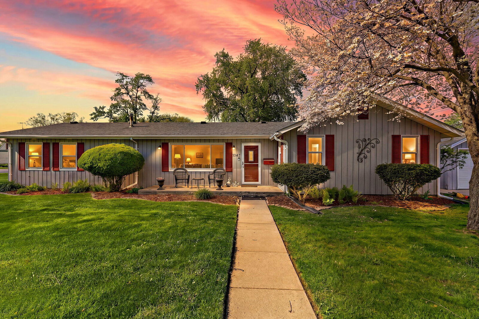 Property Photo:  1047 State Street  IN 46342 