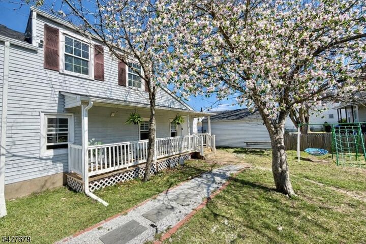 Property Photo:  170 Main St  NJ 08816 