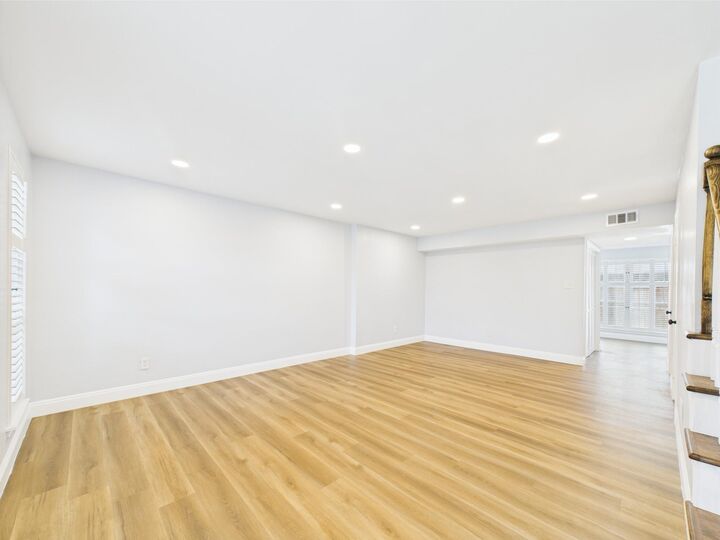 Property Photo:  10380 Briar Forest Drive 32/6  TX 77042 