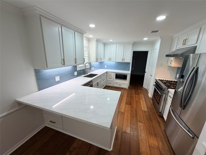 Property Photo:  6423 Cindy Lane  TX 77008 