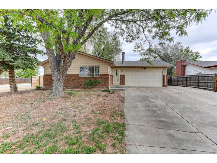 Property Photo:  1027 Cottonwood Dr  CO 80550 