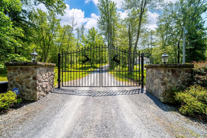 Property Photo:  32 Old Chester Road  NY 10924 