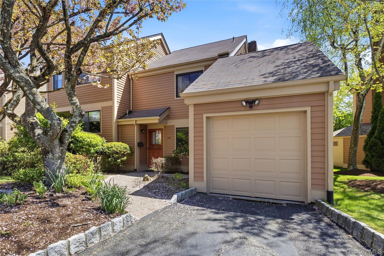 Property Photo:  145 Brush Hollow Crescent  NY 10573 